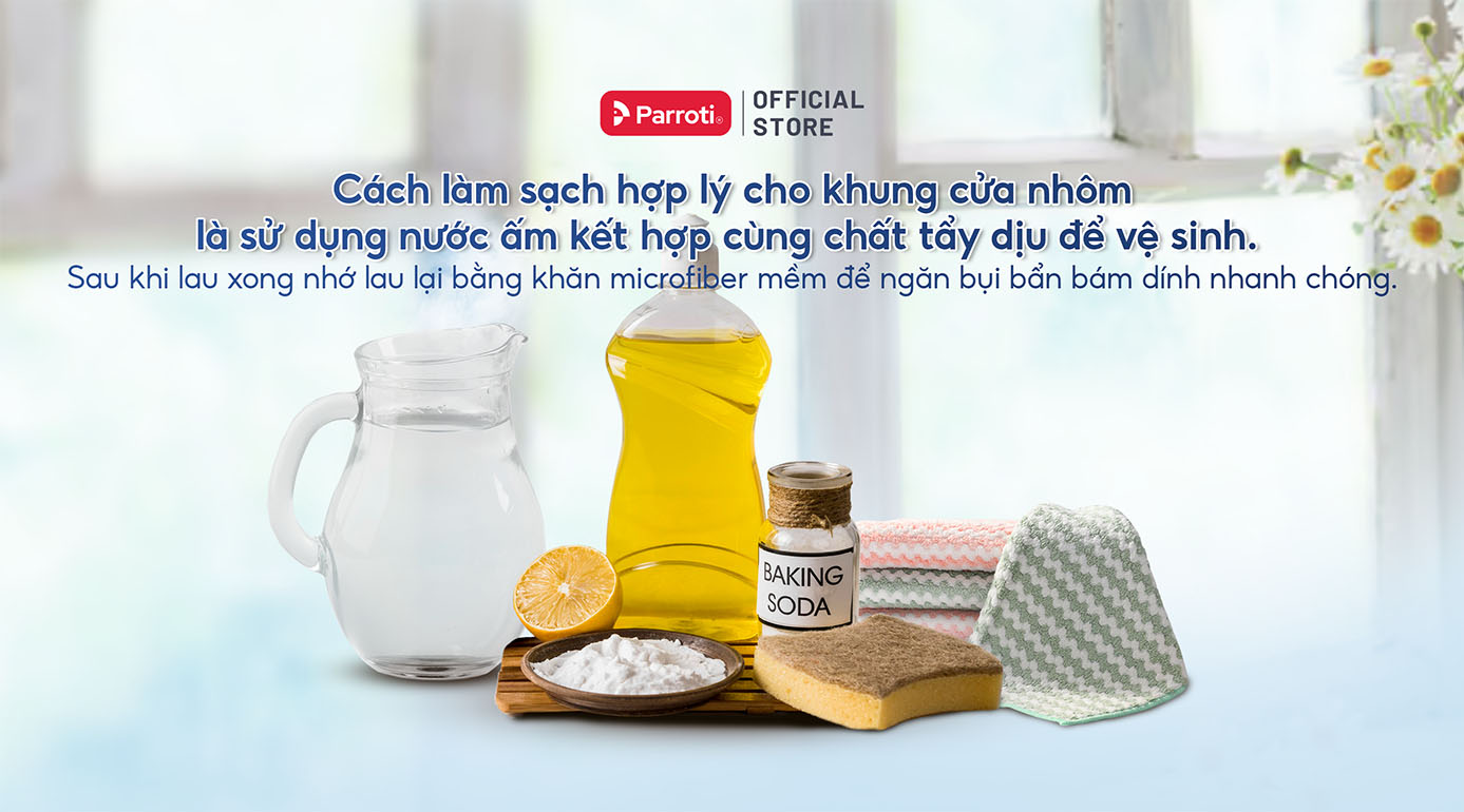 Cách làm sạch hợp lý cho khung cửa nhôm là sử dụng nước ấm kết hợp cùng chất tẩy dịu để vệ sinh. Sau khi lau xong nhớ lau lại bằng khăn microfiber mềm để ngăn bụi bẩn bám dính nhanh chóng